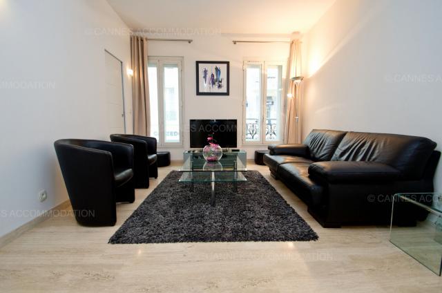 Location appartement Régates Royales de Cannes 2024 J -142 - Hall – living-room - Buttura 1